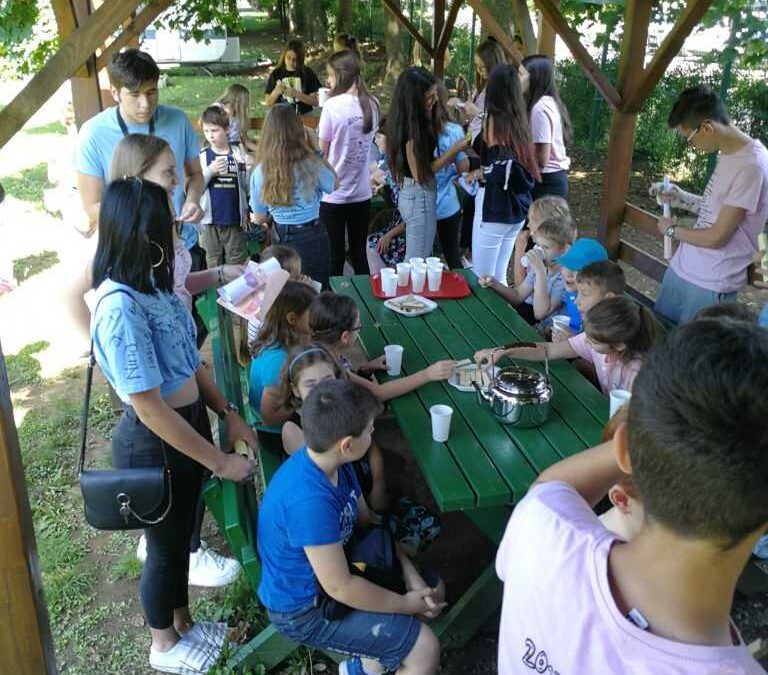 Zadnje druženje devetošolcev s svojimi varovanci