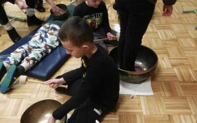 Zvok velike školjke in tibetanskih posod