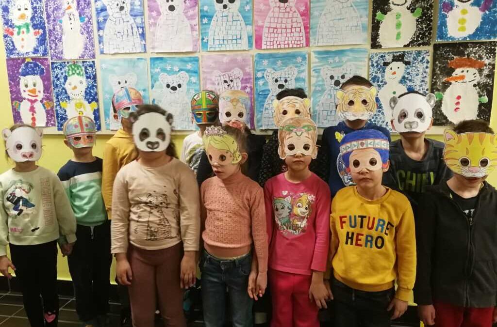 Prvošolčki so si izdelali pustno obrazno masko